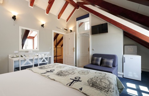 Trogir Hotel | Deluxe Double Room in Trogir Historic Center