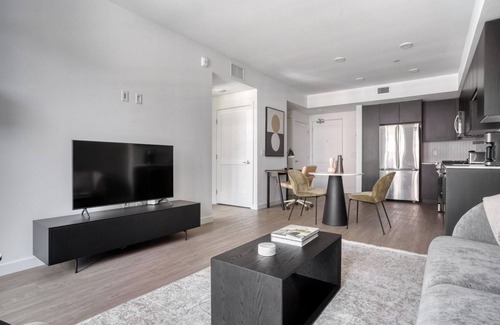 Emeryville Apartment | Deluxe Emeryville 1BR w/Pool, Gym & W/D, walk to Safeway, by Blueground