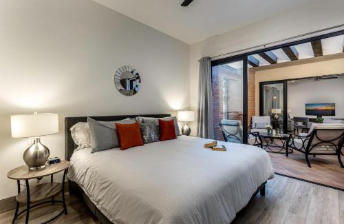 Los Cabos House | Deluxe Ground Floor 3 BR Sleeps 8 with Resort Amenities