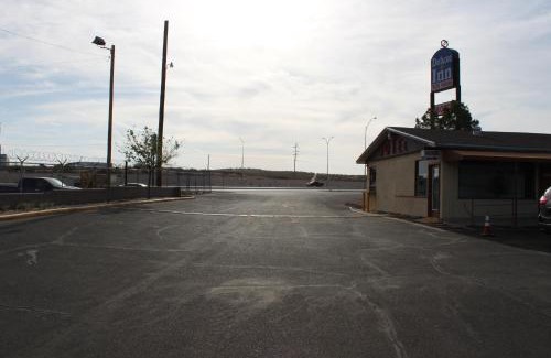 Socorro Hotel | Deluxe Inn Motel