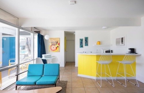 Desert Park Estates Hotel | Deluxe King Studio at Monkey Tree | 10mins to DT!