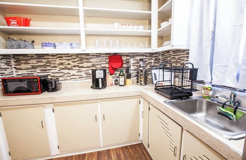 Waterbury Apartment | Deluxe Master Stay. Office Space. Close To All Essentials & Highways.