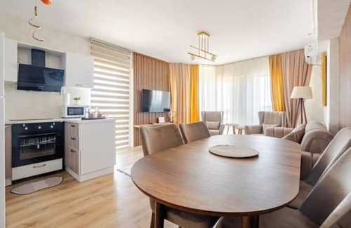 Esenyurt Apartment | Deluxe One bedroom Suite 2 A/C Wifi Parking MAI35nn