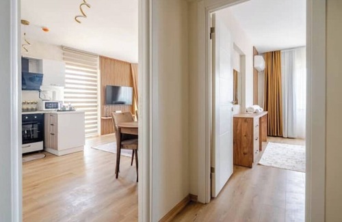 Esenyurt Apartment | Deluxe One bedroom Suite 2 A/C Wifi Parking MAI21nn