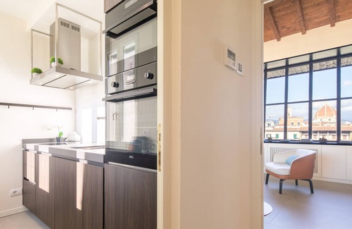 San Niccolo Apartment | Deluxe Penthouse Ponte Vecchio with Duomo/Uffizi View +Breakfast+Parking+Terrace