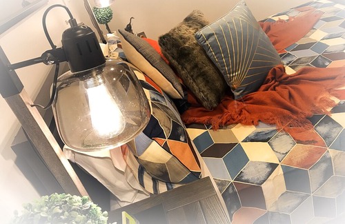 Flat Bush Apartment | Deluxe Queen Private Room 4 | Private Bathroom - Flatbush Holiday Accommodation