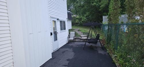 Saint John Hotel | Deluxe Room in a Cozy Apt