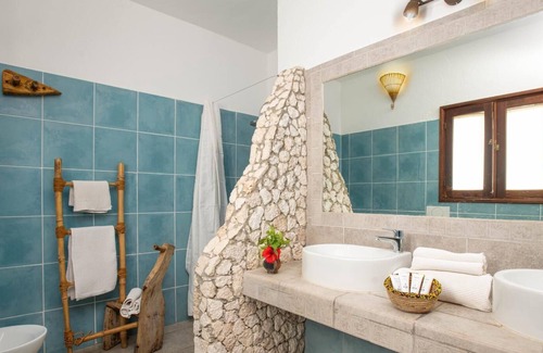 Kiwengwa House | Deluxe Room in Boutique Hotel with Private Beach