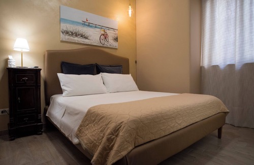 Cibali Apartment | Deluxe room with private bathroom.