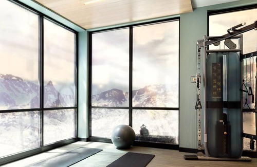 Silverthorne House | Deluxe suite located in the heart of Downtown Silverthorne, incredible views