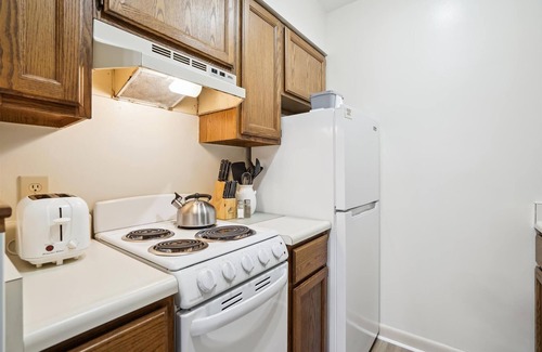 West Bridgewater Hotel | Deluxe Two Bedroom Suite on the 2nd floor with outdoor heated pool 20304