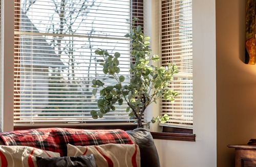 St. Andrews Ski Chalet | Dempster Court (No 10)