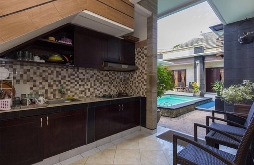 By Pass Ngurah Rai Apartment | Denays Bali Close to beach and Airport