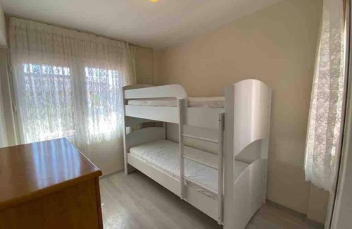 Urla Villa | Deniz Manzaralı, 4 Odalı Şirin Villa