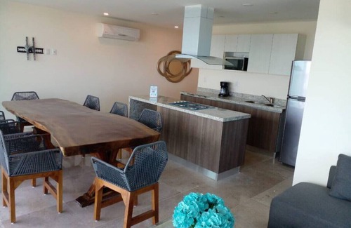 Mazatlan Condo | Departamento en el malecón, Torre Central 102