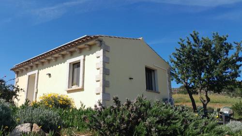 Arzachena Apartment | Dependance Pavoncella