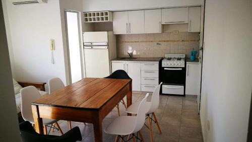 La Plata Apartment | Depto 34 y 25, hasta 5 pasajeros, amplio y luminoso