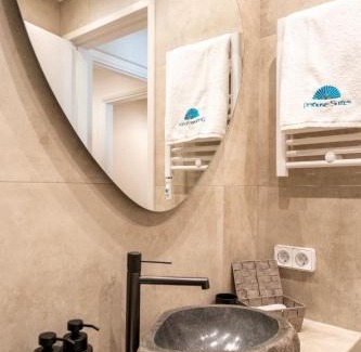 Athens City Centre Apartment | Derouse Eva Suite Jacuzzi & Sauna