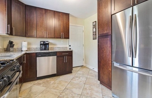 Des Plaines House | Des Plaines FHS Rental