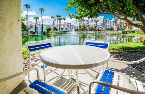 Palm Desert Resort | Desert Breezes Resort