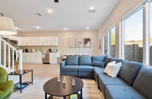 Orchards Estates House | Desert Oasis I Lux Suite w/Pool by Stadium & Golf