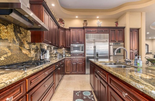 Firerock Apartment | Desert Oasis/Luxury 5 Bedroom w/Heated Spa & Pool