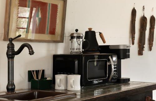 Study Butte-Terlingua House | Desert Pearl ⁠— Quick Drive from Big Bend