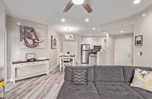 North Mountain Condo | Desert retreat, 3 pools, free parking, PAC MAN, Pickleball, Basketball, Internet