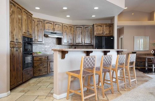 Joshua Tree Highlands House | Desert Stone by Avantstay Contemporary Desert Oasis With Pool & Hot Tub