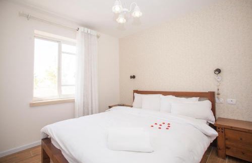 Yeruham Cabin | Desert View