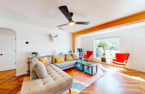 Encanto House | Deset-Chic Villa