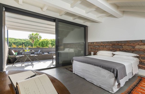Cannizzaro Apartment | Design apartment with terrace