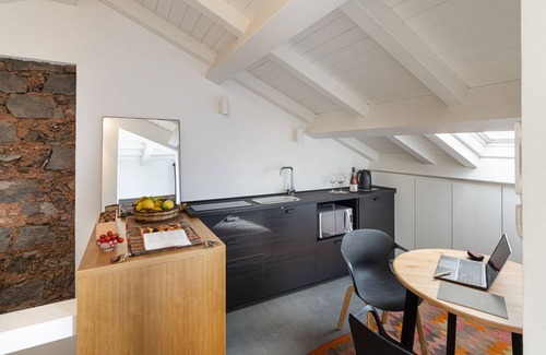 Cannizzaro Apartment | Design apartment with terrace