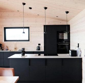 Vads House | Design Cabin By The Sea With Northern Lights