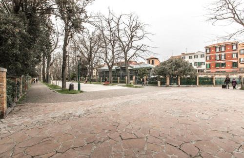 Castello Apartment | Design District Apartment R&R