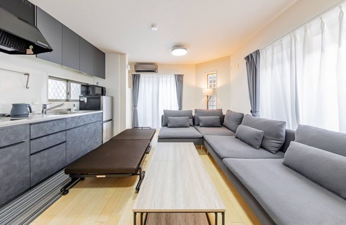 Ebisu House | Design house for rent in Ebisu, a stylish Ebisu, perfect for a group trip (max. 10 people).