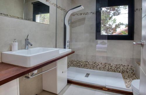 Sant Pol De Mar Villa | Design villa with sea views