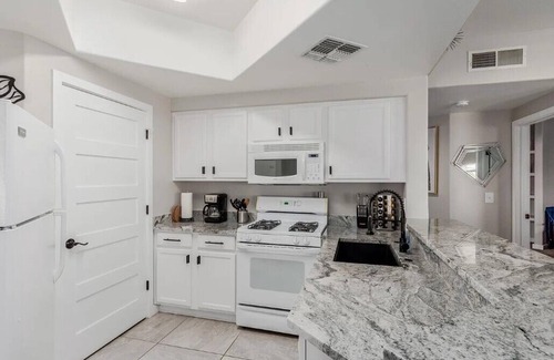 Villa De Paz Condo | Designer 2BD/2BA in Gated Resort w/Pool & Gym