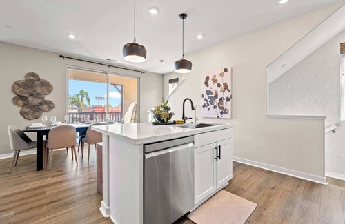 El Monte House | Designer 3BR El Monte Retreat Near Dtla Pasadena