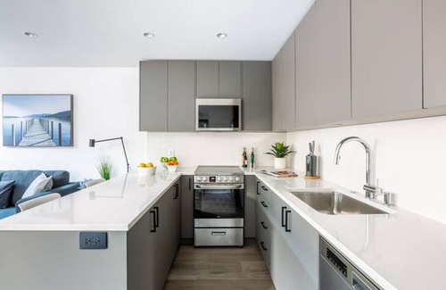 Arbutus Ridge House | Designer Coach House - Arbutus/Kits/UBC