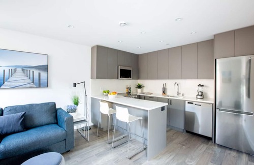 Arbutus Ridge House | Designer Coach House - Arbutus/Kits/UBC