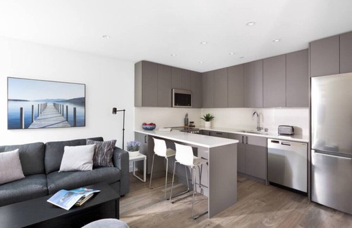 Arbutus Ridge House | Designer Coach House - Arbutus/Kits/UBC