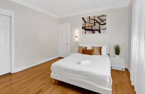Southeast Yonkers House | Designer Home with 3BR Retreat mins to NYC