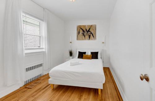 Southeast Yonkers House | Designer Home with 3BR Retreat mins to NYC