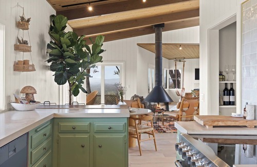 Ojai House | Designer Mid-Century House with 10 Acres of Nature with Stunning Views