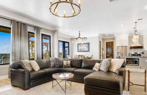 Fredericksburg House | Designer newly built home with pool, sunset view, fireplace, AC - dog-friendly