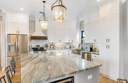 Fredericksburg House | Designer newly built home with pool, sunset view, fireplace, AC - dog-friendly
