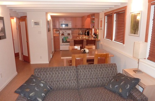 Kitsilano Apartment | Designer Suite In The Heart Of Kitsilano.