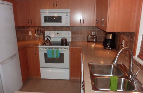 Kitsilano Apartment | Designer Suite In The Heart Of Kitsilano.