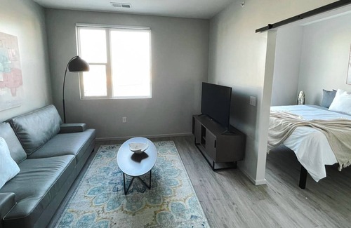 NoDo District Apartment | Desirable 1BD/1BA + Balcony- Downtown Omaha